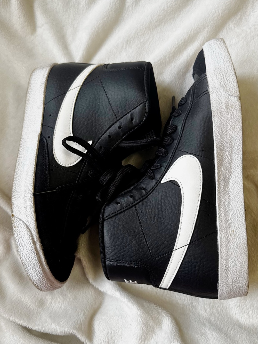Nike Blazer Mid '77 (GS) in a "Black/White" colorway